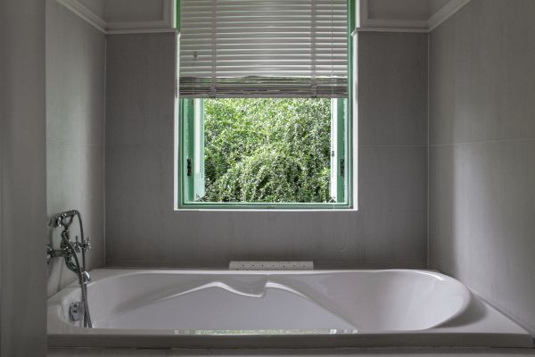 Fiberglass Tub Installation in Uniontown